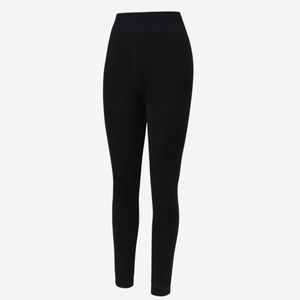 Eddie Bauer NWT Women’s Black Velvet Leggings. Large